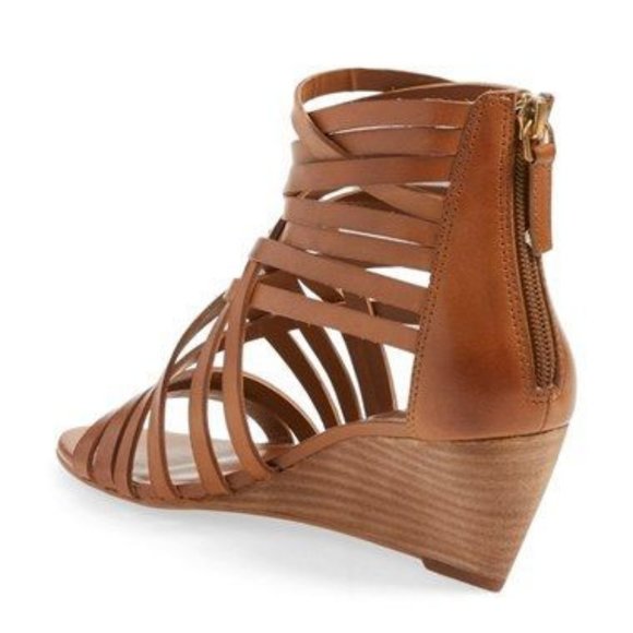 Hinge | Leather Wedge Neta Sandals - Picture 2 of 2